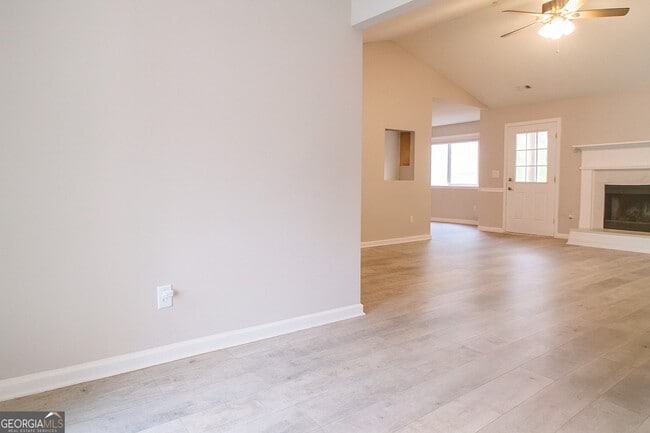 Photo - 8596 Guthrie Dr