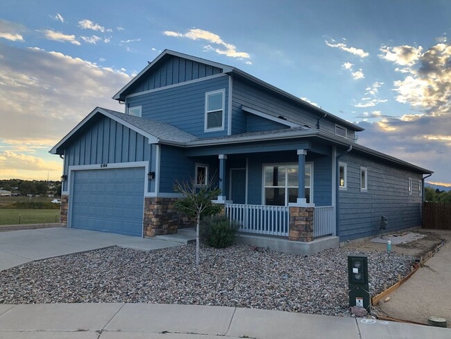 Building Photo - Very Nice 3 bed, 3 bath 2 car Home on a cul-de-sac in Peyton with Mountain Views