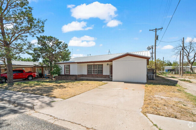 Building Photo - 914 13th St Rental