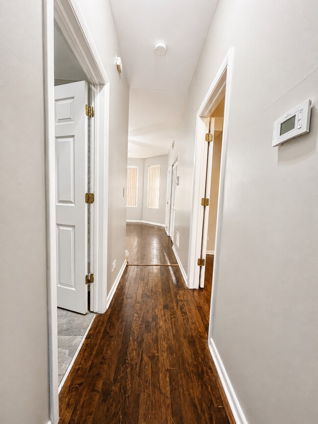 1235 S Kolin Ave Unit 1
