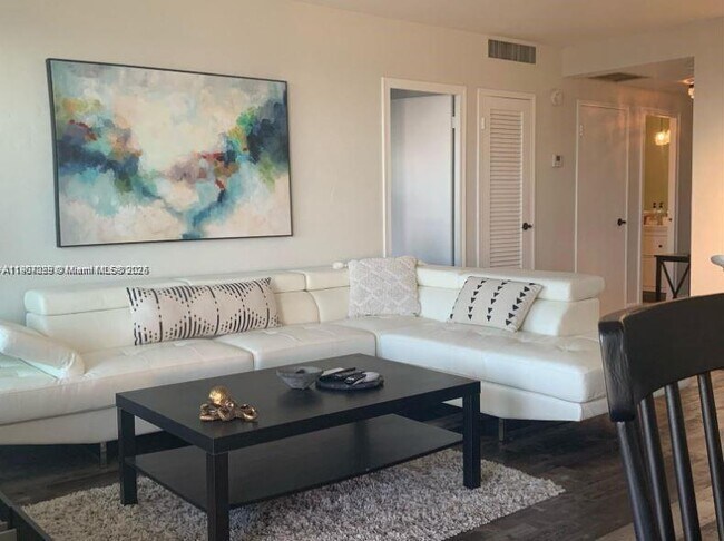 Photo - 3111 N Ocean Dr Unit 811