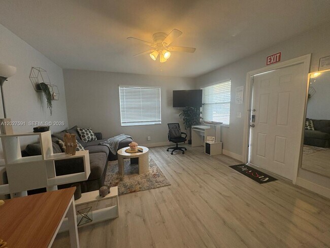 Photo - 201 Columbus Pkwy Unit A