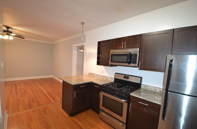 4412 N Rockwell St, Unit 4404-2, Chicago, IL 60625 - 4412 N Rockwell St Apartment Unit 4404-2