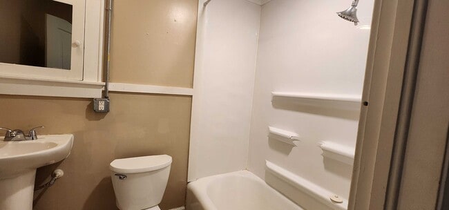 517-519 Ave G Unit 517 Lower