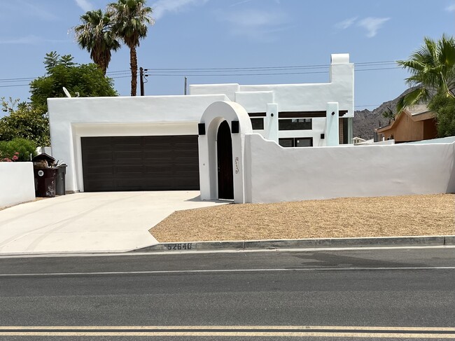 Beautiful Sante Fe House - 52640 Avenida Juarez House