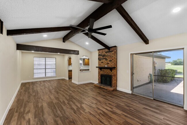Photo - 1037 Alicia Ln