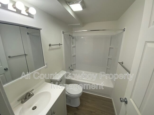 Photo - 705 Ferris Ct Unidad Apt. 2