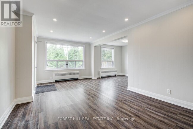 Photo - 11 Markdale Ave