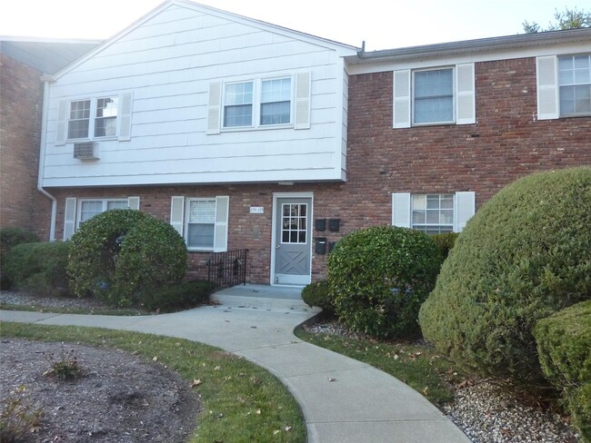 Photo - 131 Doxbury Ln Condo Unit 131