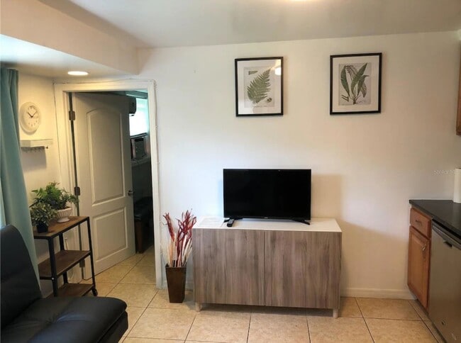 3217 McIntosh Rd Unit B