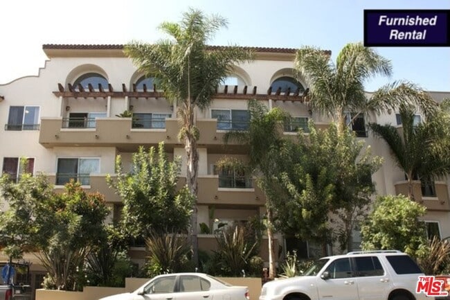 Building Photo - 1319 N Detroit St Unit 8