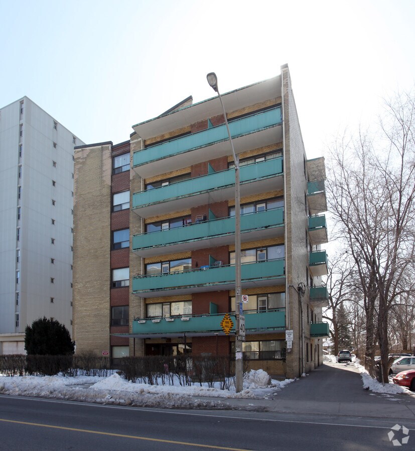 Photo - 185 Cosburn Ave