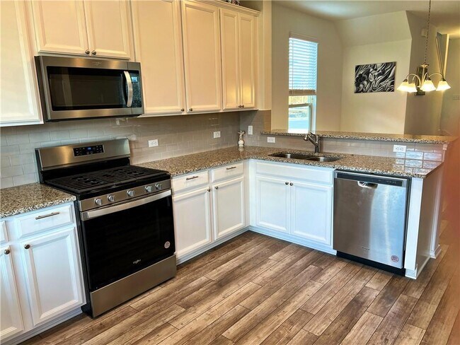 Photo - 517 Goat Willow Ln