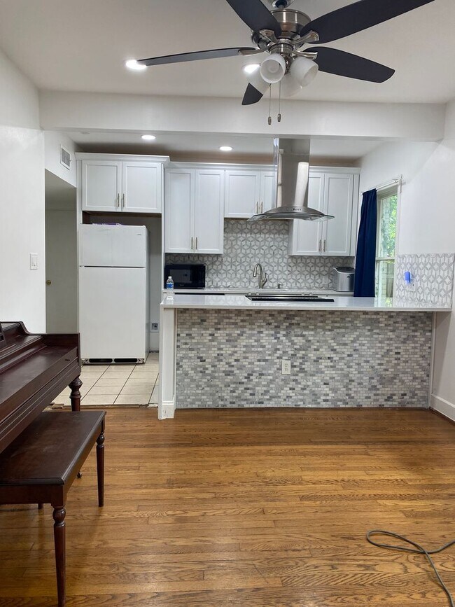 Photo - 803 E 32nd St Unidad A