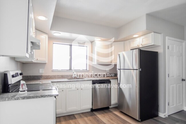 Photo - 1105 Main St