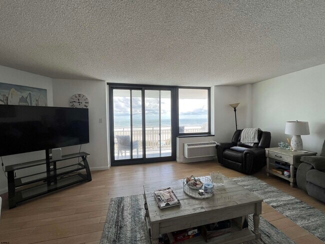 Photo - 5200 Boardwalk Unit 5B
