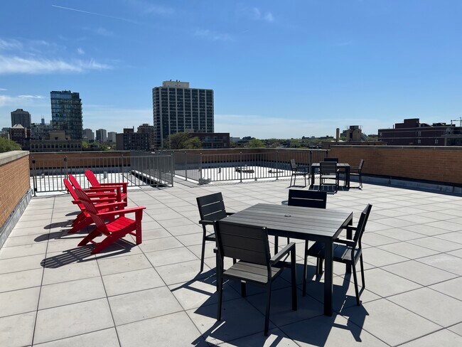 Photo - 431 W. Roscoe