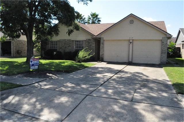 Building Photo - 2119 Fountain Dr