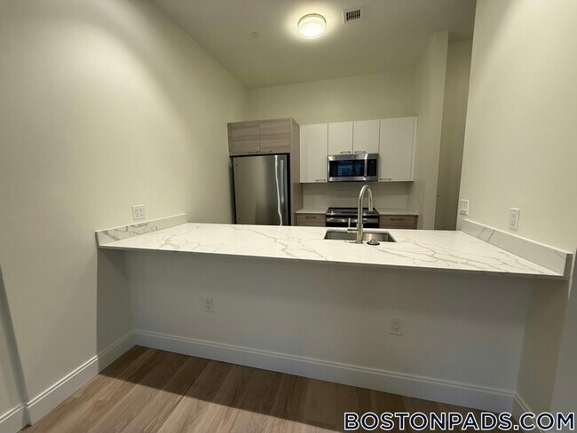 Photo - 1079 Commonwealth Ave Unidad 315