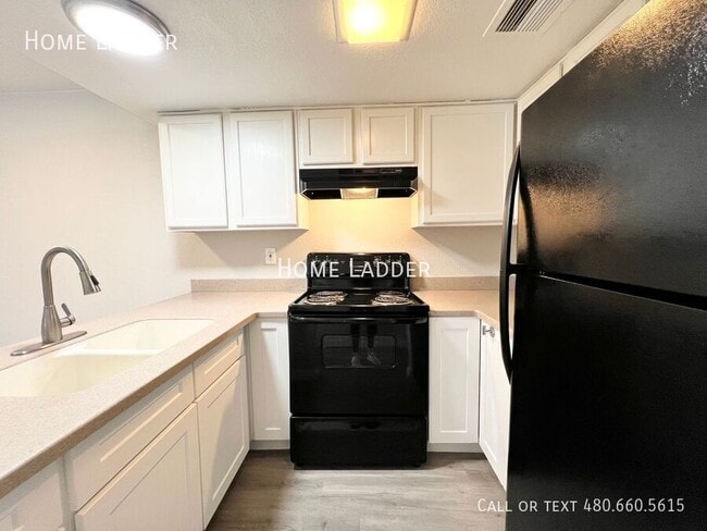 Photo - 4959 S Park Ave Apartment Unit 104