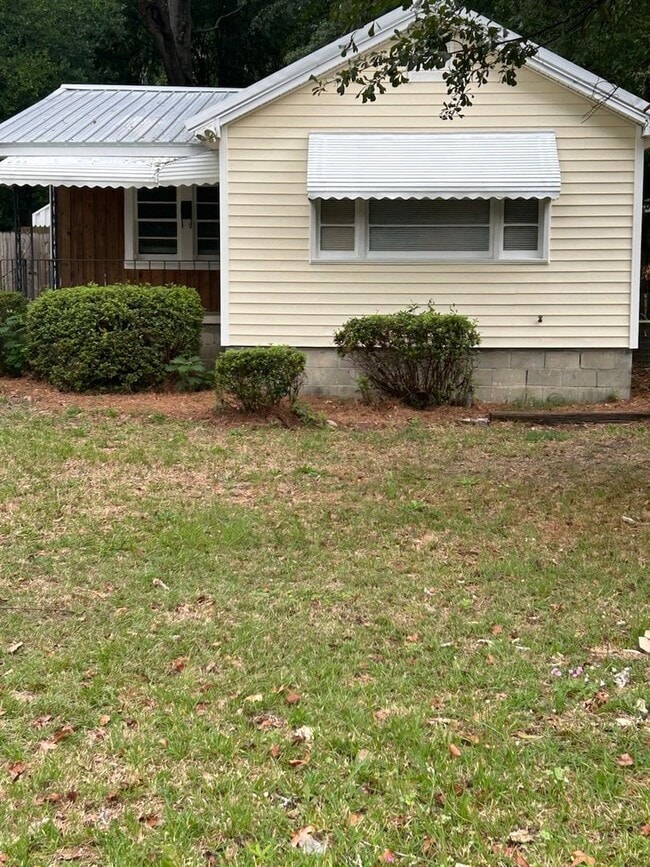 Building Photo - 3303 Cherokee Ave