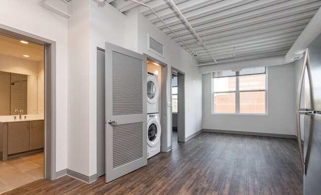 Photo - 973 W Dakin St