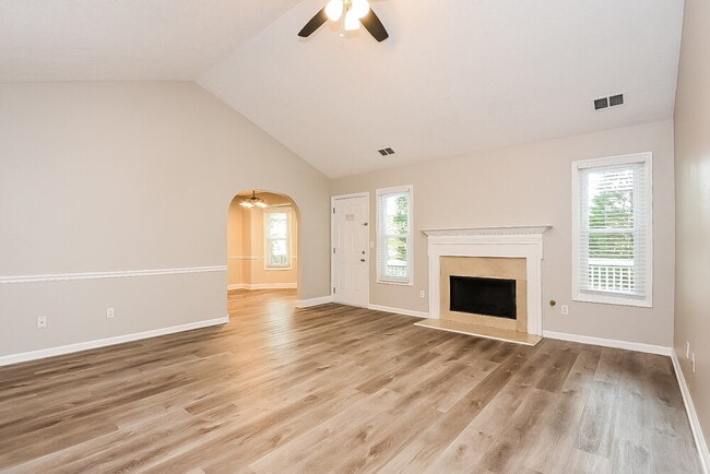 Photo - 4969 Abbotts Glen Trail NW