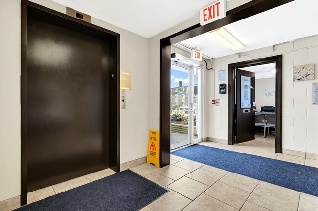 Photo - 16th Street Apartments