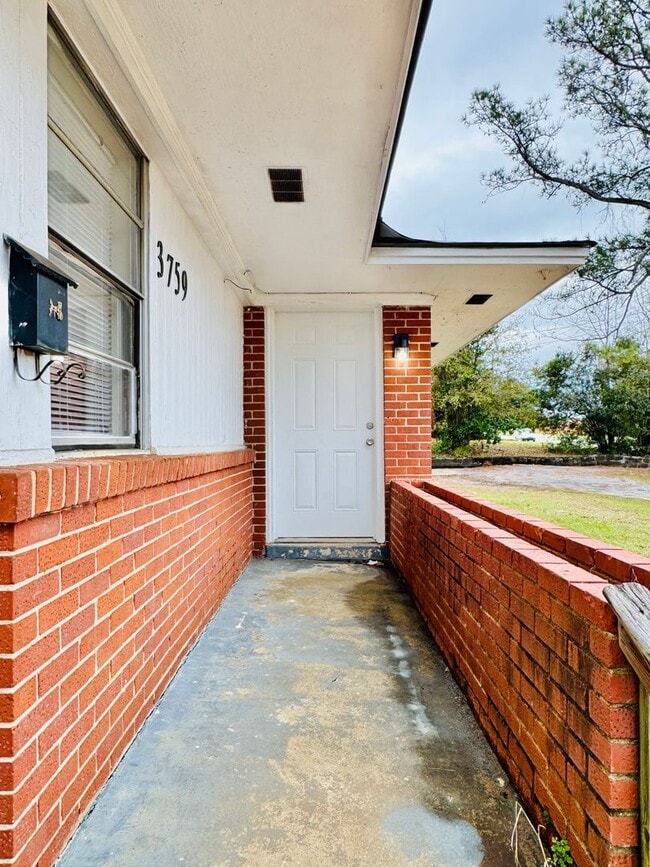 Photo - 2-Bedroom home is truly move-in ready!