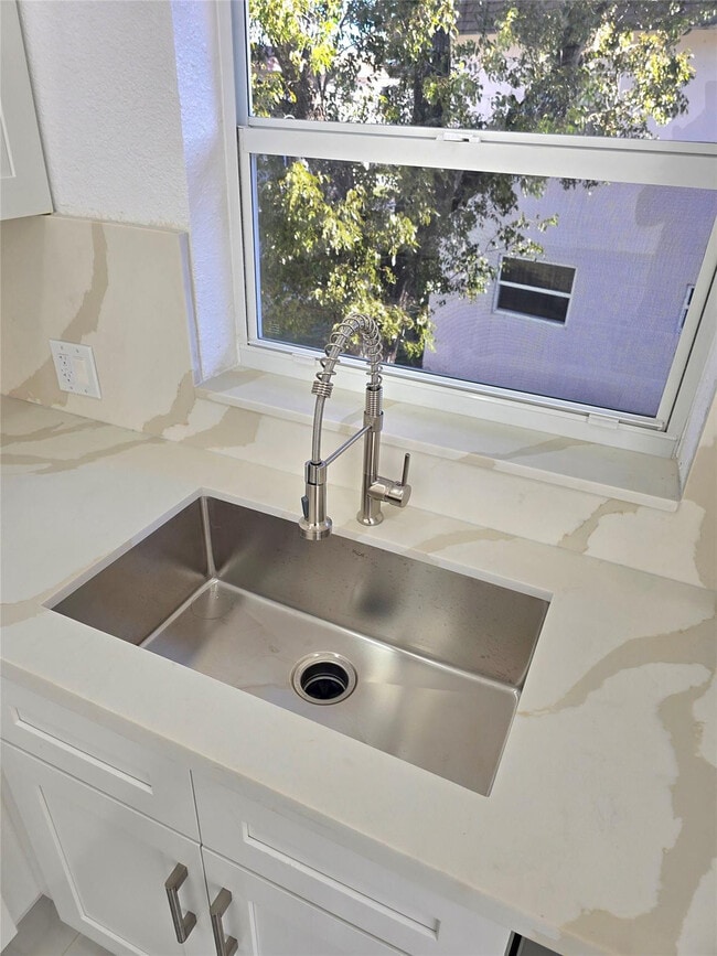 Photo - 1848 NW 55th Ave Unidad 4x