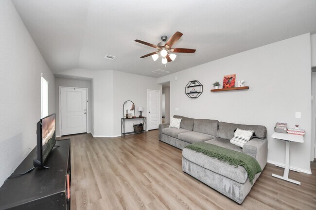 Photo - 139 Reese Ravine Ln