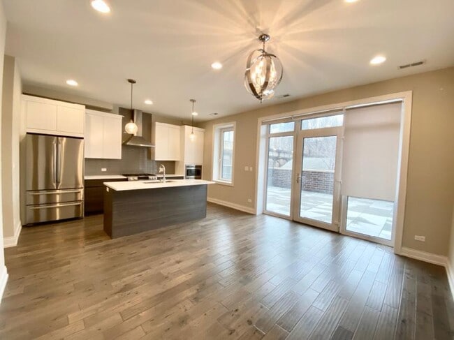 Photo - 2 bedroom in Chicago IL 60654 Unidad 102