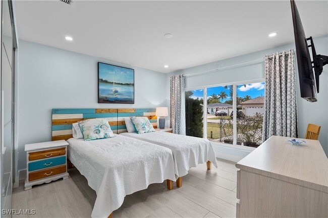 Photo - 517 110th Ave N