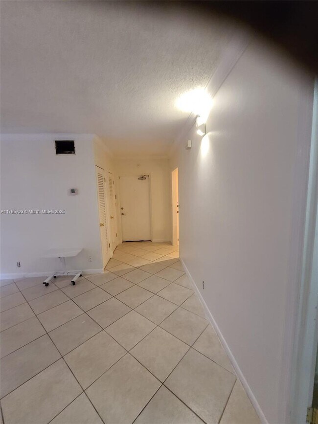 Photo - 2424 SE 17th St Unit 114B