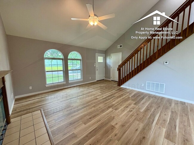 Photo - 2717 Mayflower Dr