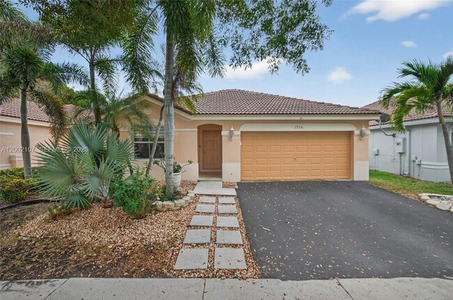 Photo - 1956 Pisces Terrace