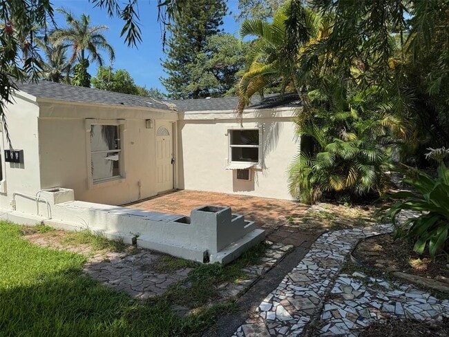 Building Photo - 8261 NW 1st Pl Unit 1-1 Rental