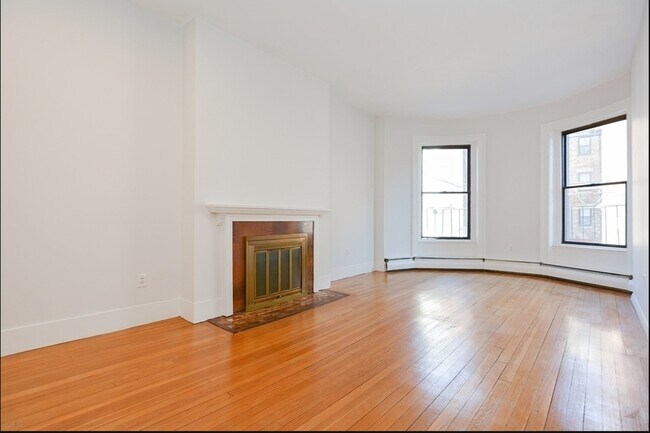 Photo - 922 Beacon St Unit 14