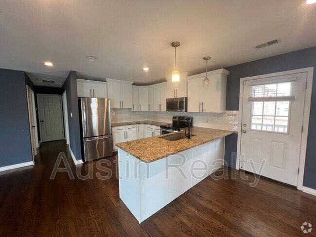 Building Photo - 6270 Nottingham Ave Rental