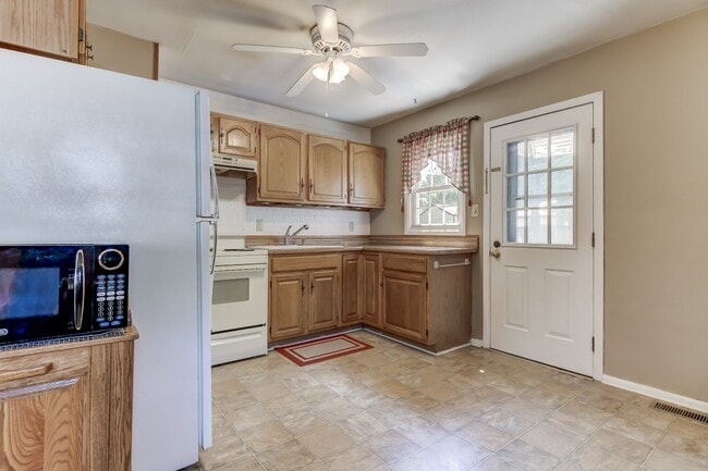 Photo - 72 Beverly Dr