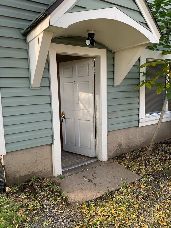 Photo - 100 Renton Triplex Unit #1