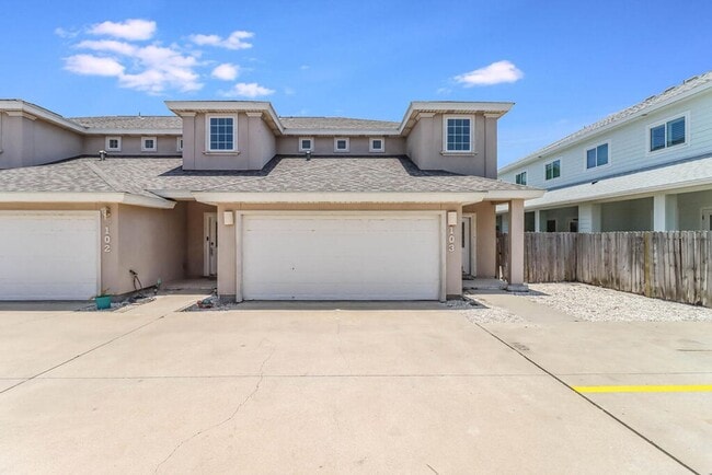 Photo - 15118 Leeward Dr