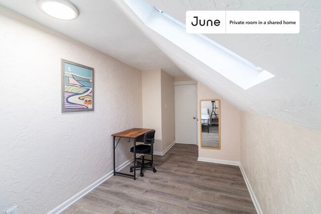 Photo - Room in Shared 6 bed/2 bath home Unit E