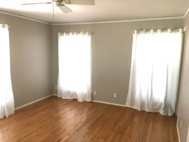 Photo - 5830 1/2 Penrose Ave Unit 5830 1/2 Penrose (Studio)