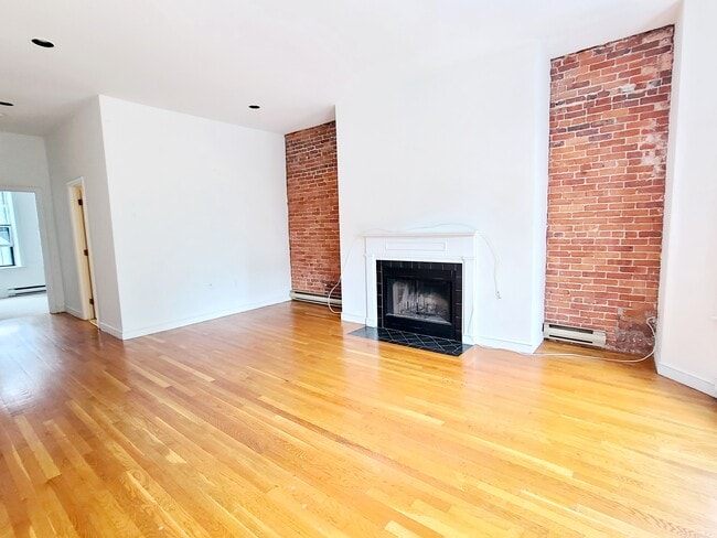 Photo - 1750 Washington St