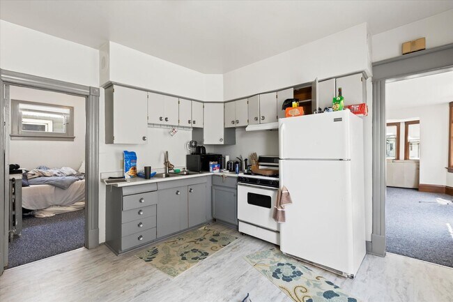 Photo - Frederick Upper Flat with 2 bathrooms!