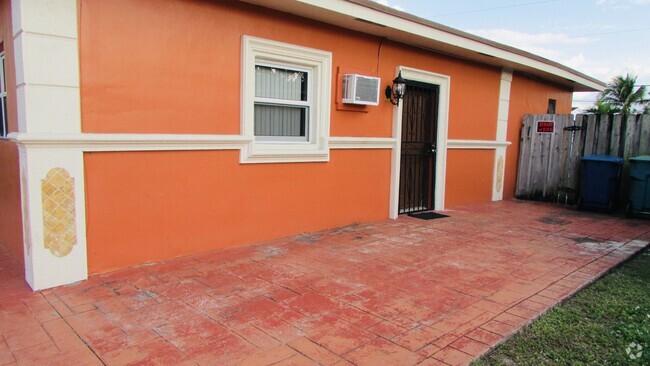 Building Photo - 4470 NW 175th St Rental