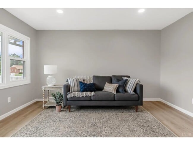 Photo - 3 Bedroom 1 Bathroom