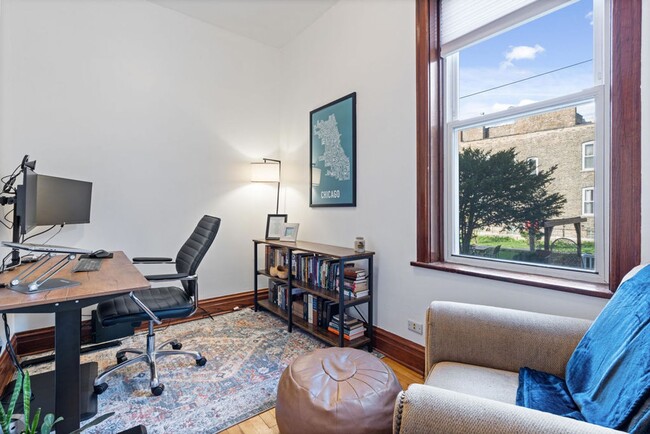 Photo - Beautiful 2BD/1BTH Apartment on Rice St!