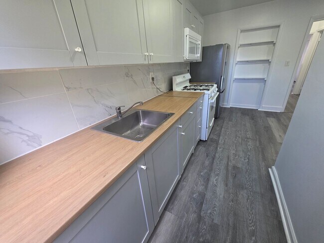 Photo - 2 bedroom apartment building - Poughkeepsie Unit 2